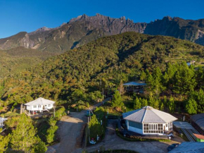 Sweeping Mountain View Retreat at La Cantane Villa